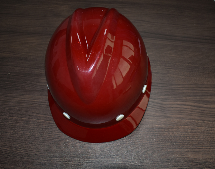 玻璃鋼安全帽廠家教你安全帽的合格標(biāo)準(zhǔn)。